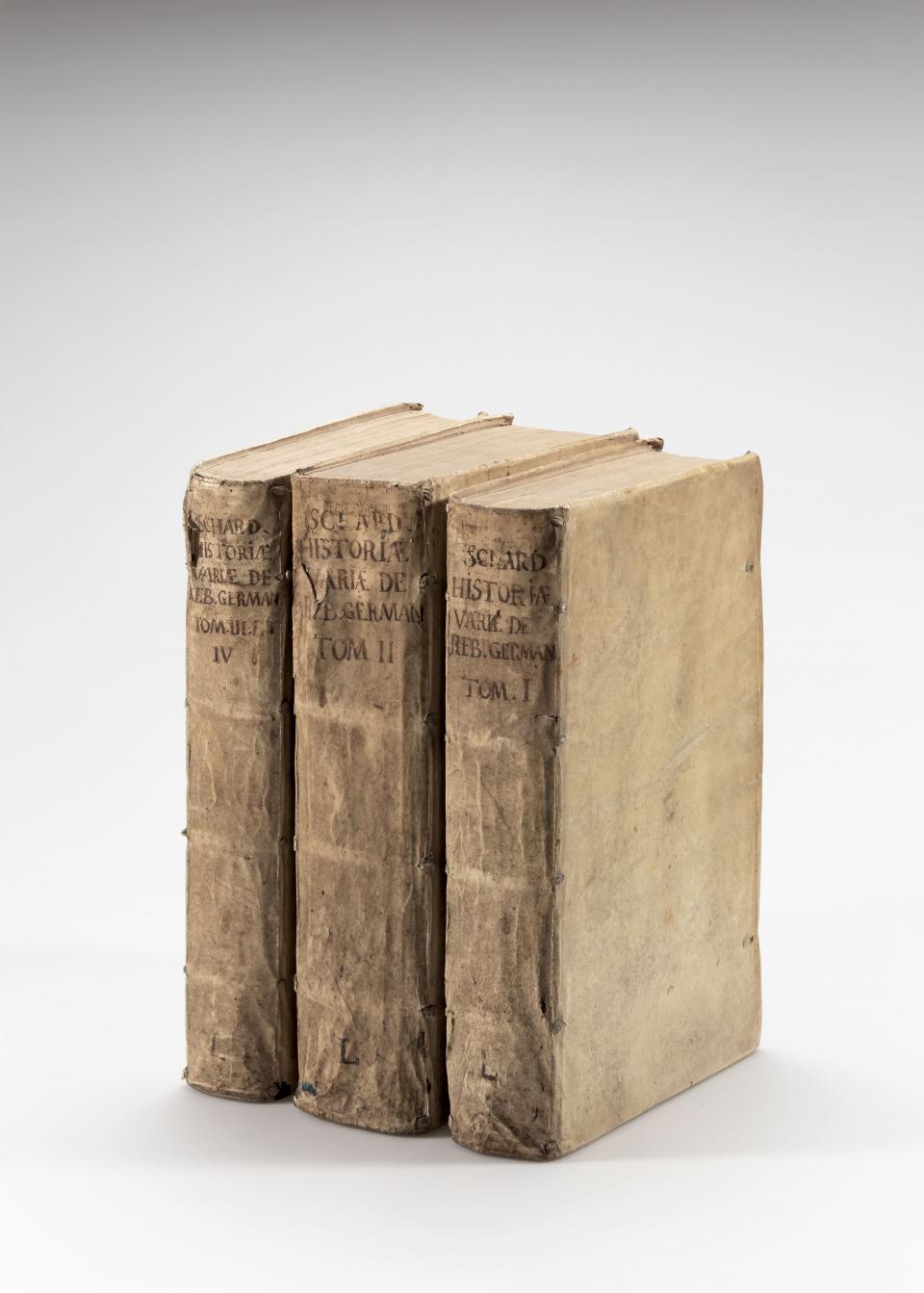 Historicum opus, in quatuor tomos divisum, quorum tomus I Germaniae antiquae illustrationem continet [...] LM-1, LM-2, LM-3